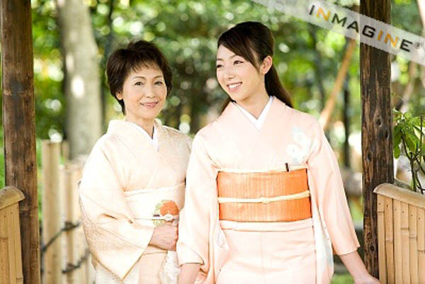Bí quyết dưỡng da trắng tự nhiên của phụ nữ Nhật